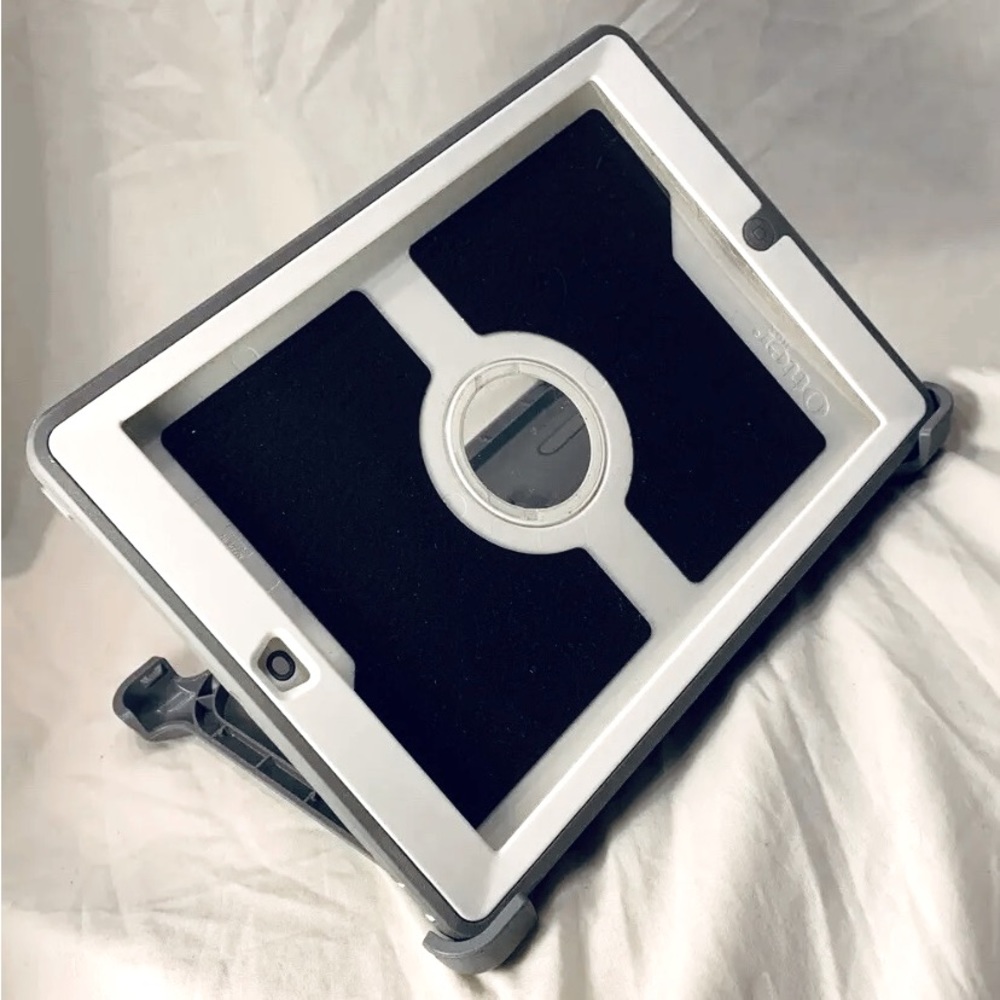 OtterBox Defender Series Case for iPad Air - Glacier - White/Grey, Used